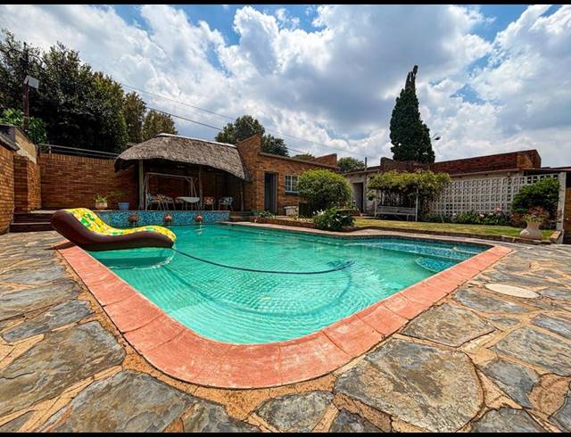 4 BEDROOM HOUSE FOR SALE IN LINMEYER